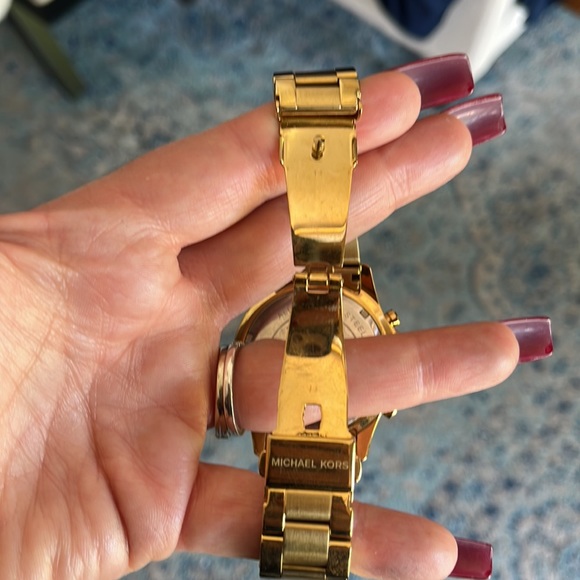 Runway kors watch with jewels! 💎 - Picture 3 of 4